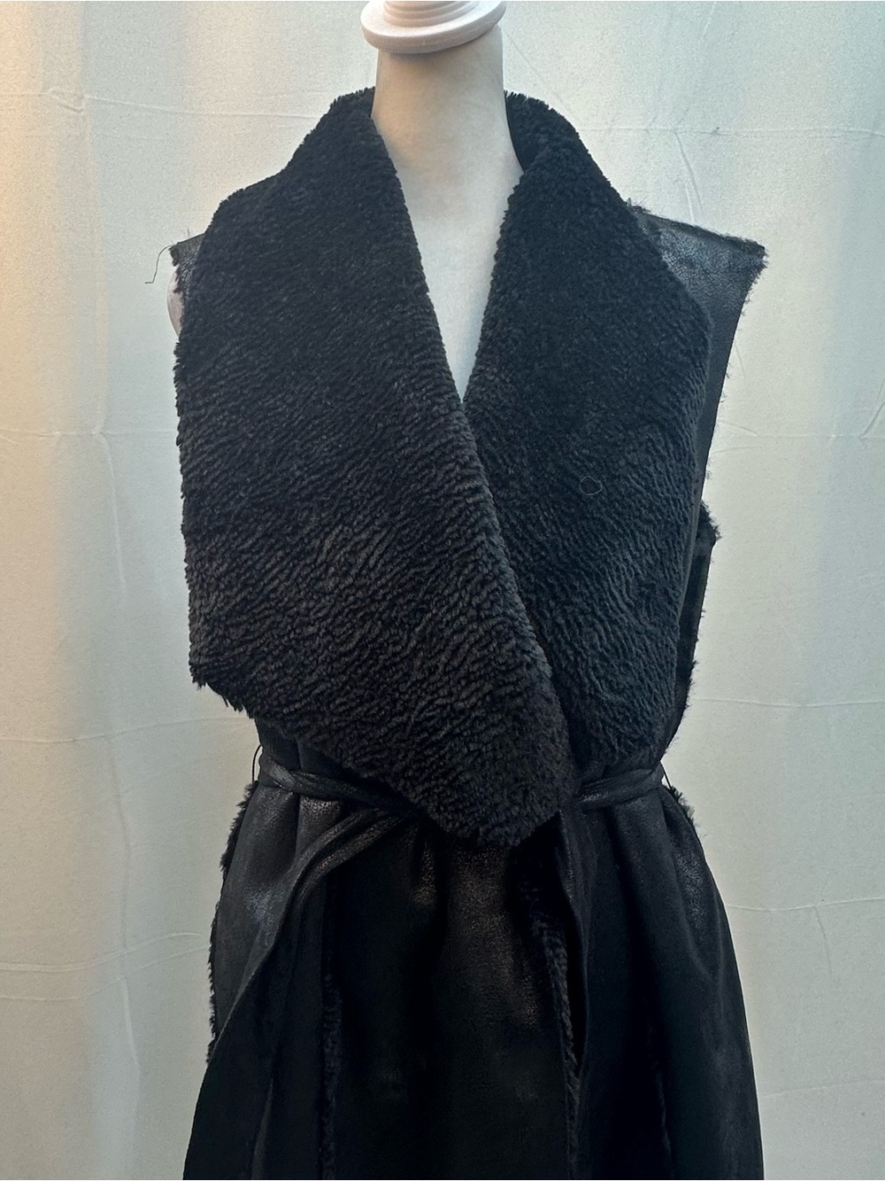 Splendid Black Faux-Fur Faux leather Trim Sleeveless Wrap Vest S - Picture 2 of 5